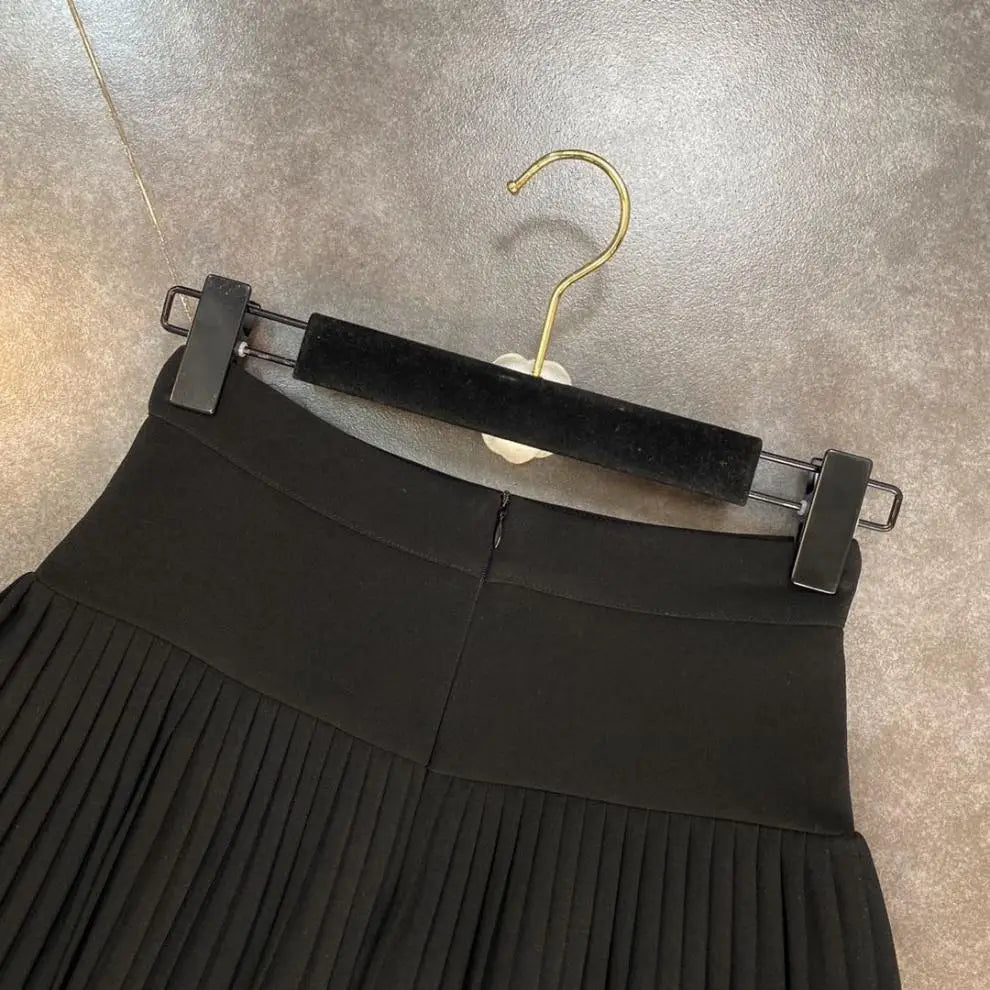 Women's Skirt 2024 Summer Fashion High Waisted White Metal D-pendant Decor Casual Temperament Pleated A-line Skirt With Lining