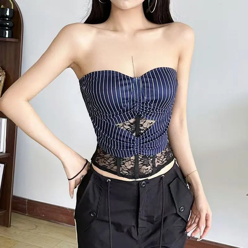 European and American fashion sexy design slim - fitting women with chest dark hollow lace top coat Goth Harajuku trend vest