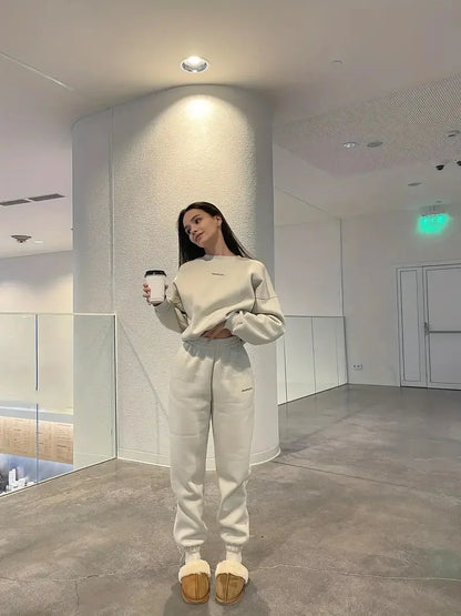 Fashion Women's Clothing 2025 Spring and Autumn Casual Solid Color Round Neck Sweater Suit Two-piece Suit