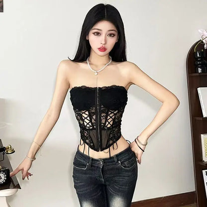 European and American fashion sexy design slim - fitting women with chest dark hollow lace top coat Goth Harajuku trend vest