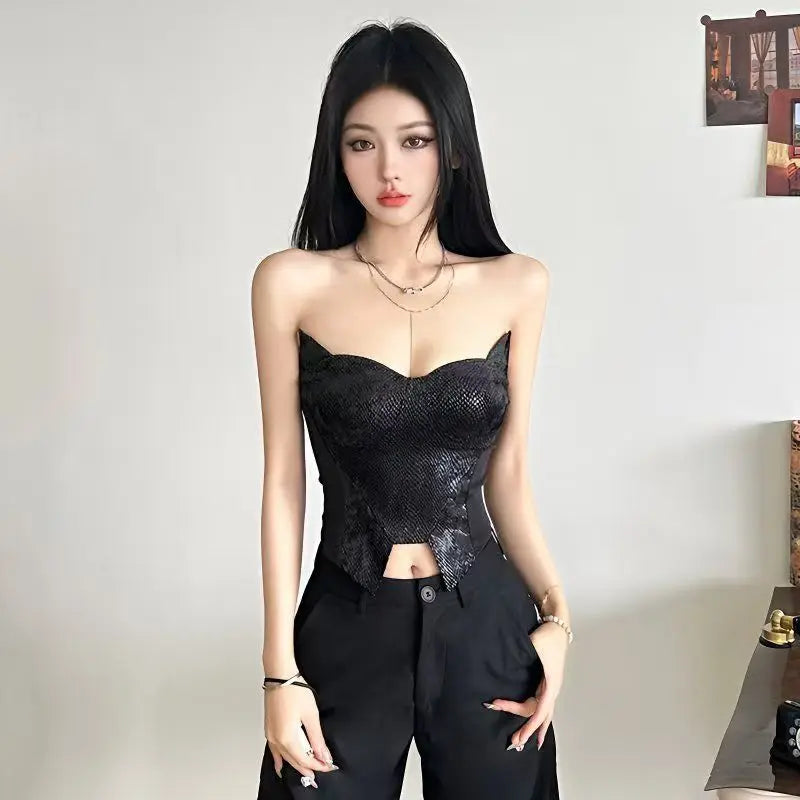 European and American fashion sexy design slim - fitting women with chest dark hollow lace top coat Goth Harajuku trend vest