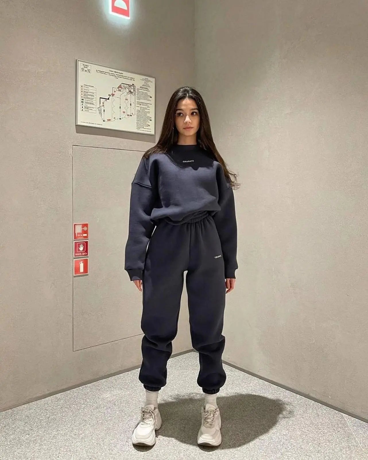 Fashion Women's Clothing 2025 Spring and Autumn Casual Solid Color Round Neck Sweater Suit Two-piece Suit