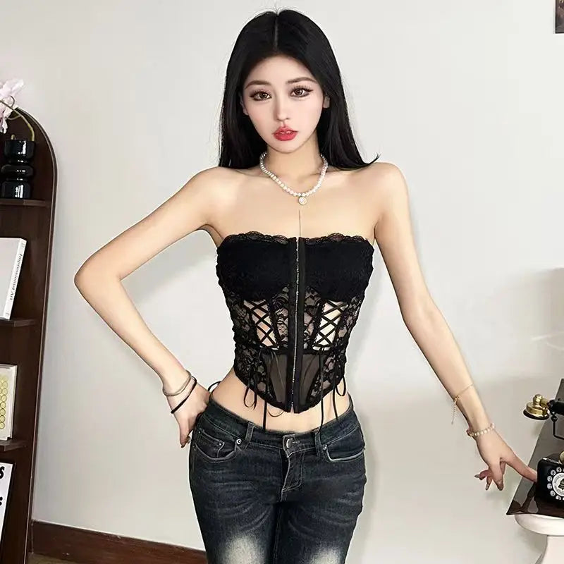 European and American fashion sexy design slim - fitting women with chest dark hollow lace top coat Goth Harajuku trend vest