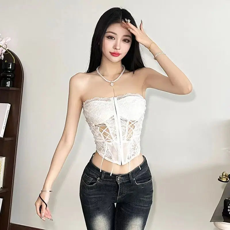 European and American fashion sexy design slim - fitting women with chest dark hollow lace top coat Goth Harajuku trend vest