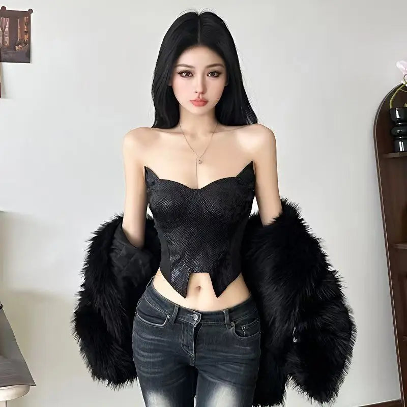European and American fashion sexy design slim - fitting women with chest dark hollow lace top coat Goth Harajuku trend vest