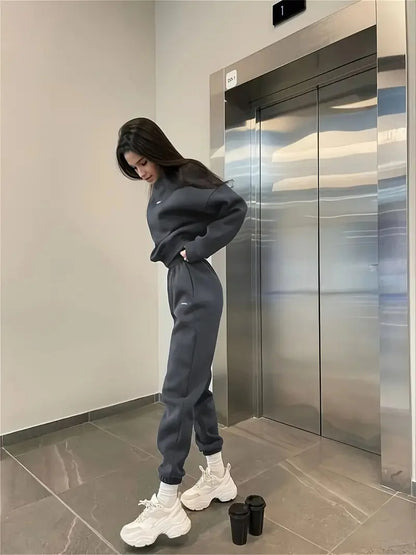 Fashion Women's Clothing 2025 Spring and Autumn Casual Solid Color Round Neck Sweater Suit Two-piece Suit