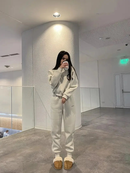 Fashion Women's Clothing 2025 Spring and Autumn Casual Solid Color Round Neck Sweater Suit Two-piece Suit